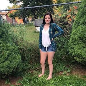 Meet your Posher, Chloe